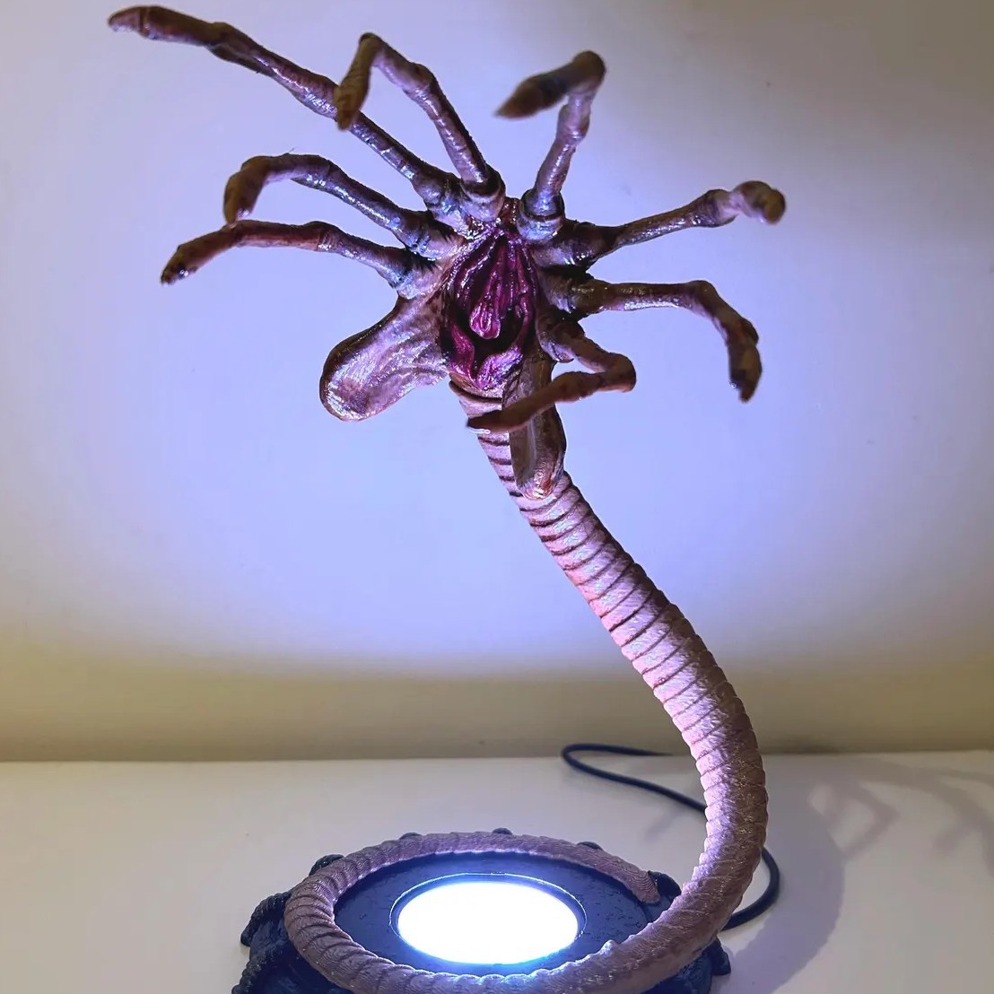 Alien Facehugger Lamp Nachtlam - Lighting Decor Items recensie en prijs